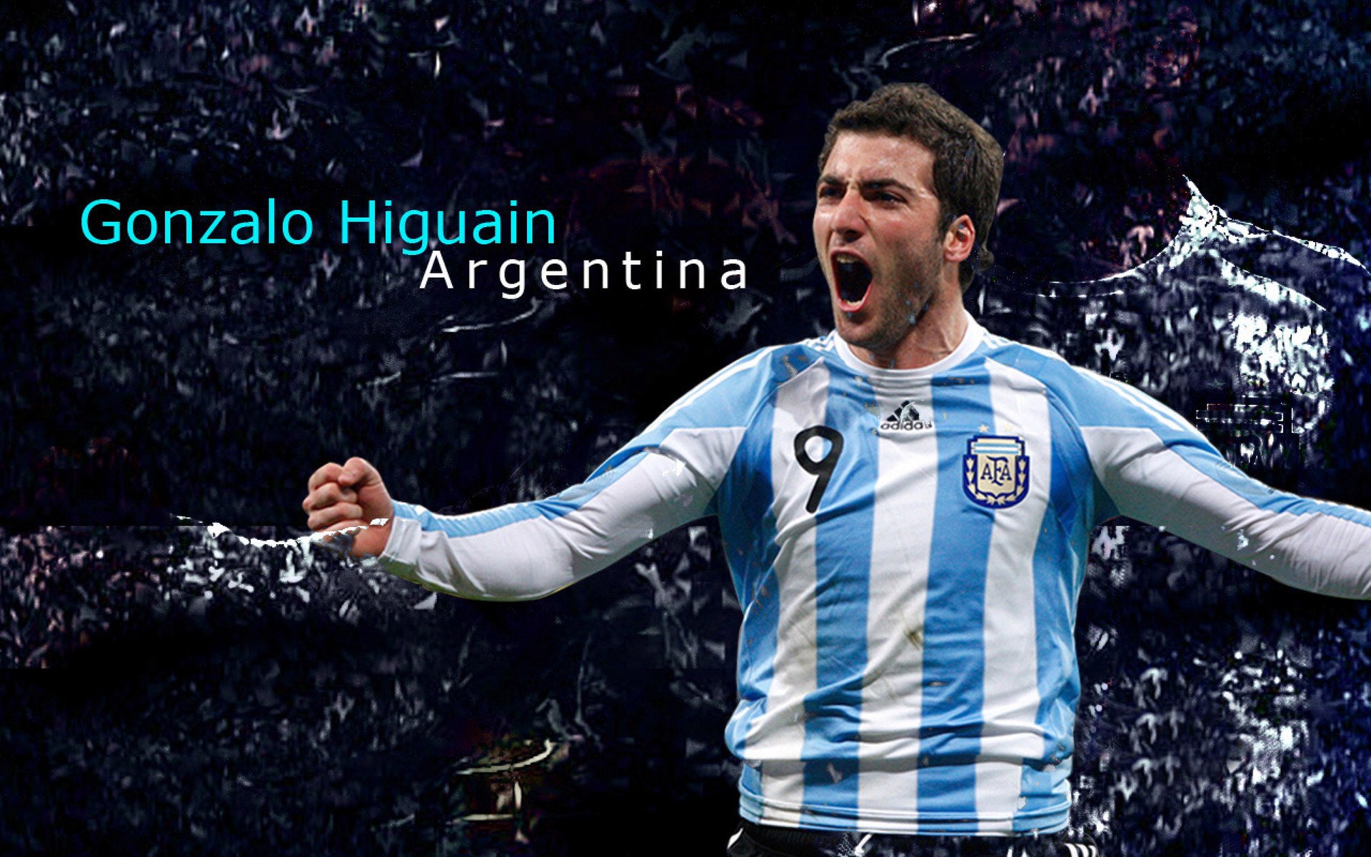 国足主力中场参加专项传控训练，国足传球