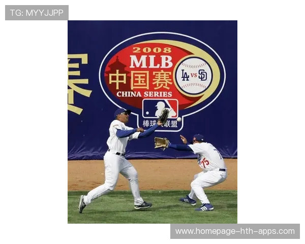 棒球外野手神级接杀，球迷称其“飞人”