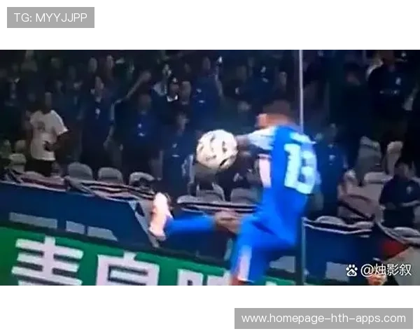 摔跤比赛争议判罚，裁判判定引发争议，摔跤比赛打裁判