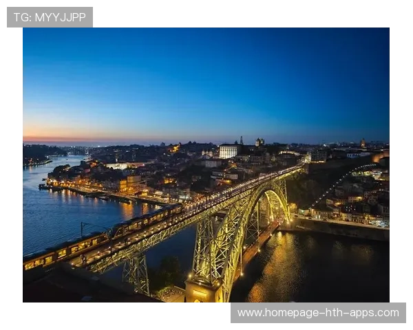 波尔图中场拦截成功，反击直塞造单刀，波尔图比赛