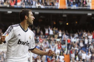 华体会登陆-巴萨传奇队2-0击退皇马传奇，萨维奥拉双响点燃经典对决，传奇聚集!官方_巴萨传奇队将在7月20日对阵皇马传奇队