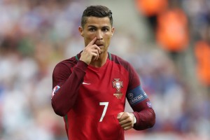 华体会官网入口-开拓者不敌湖人 杨瀚森未登场仅赛前热身，杨瀚森篮球